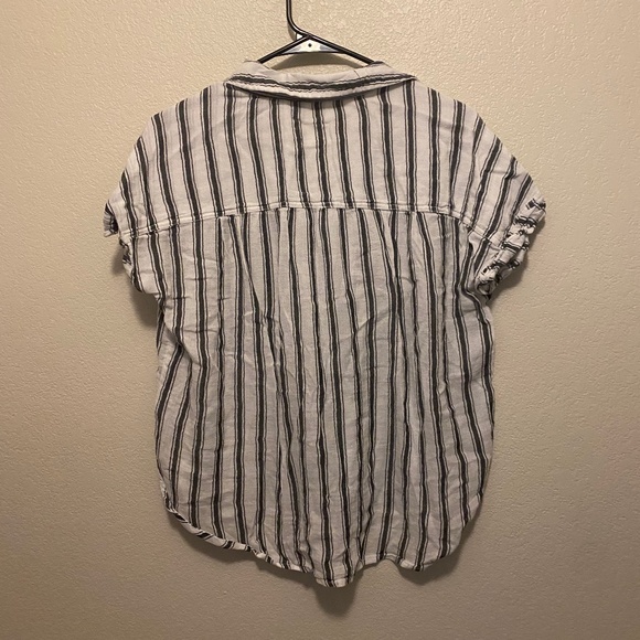 American Eagle White Black Button Up Collared Top Small - Picture 3 of 3